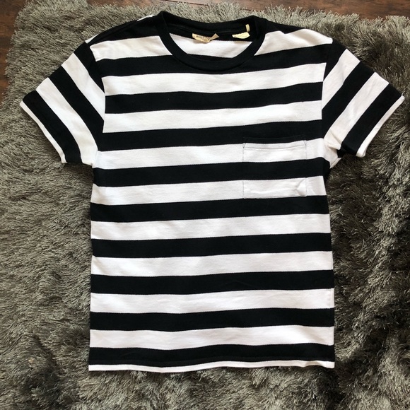 levi's black and white striped t shirt 